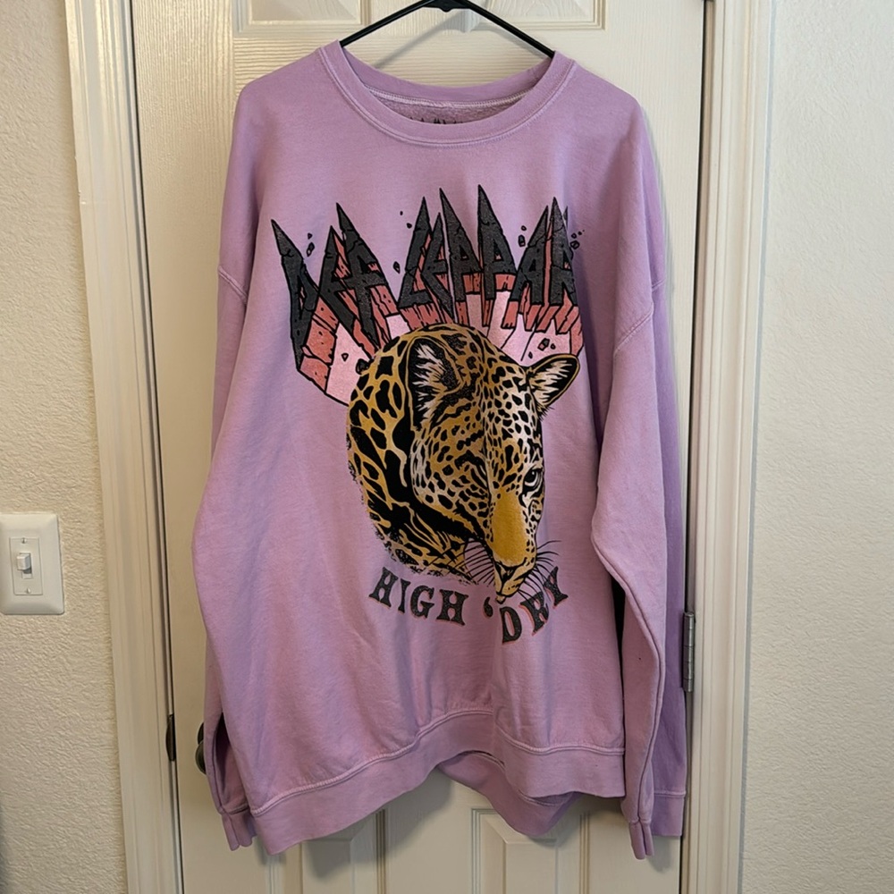 Def Leppard Graphic Sweatshirt